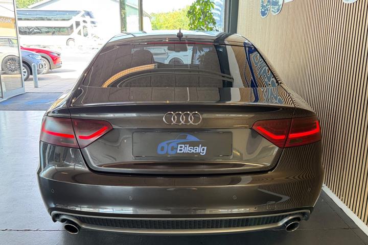 Grå Audi A5 fra 2016