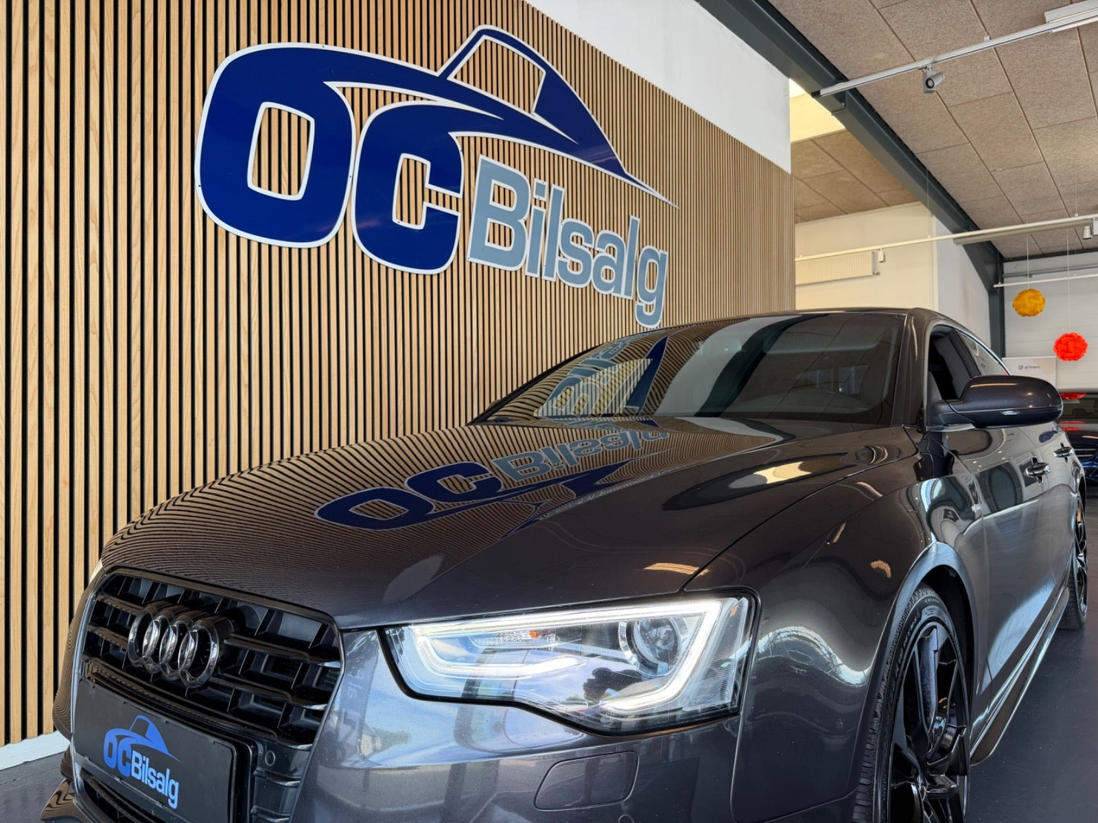 Grå Audi A5 fra 2016
