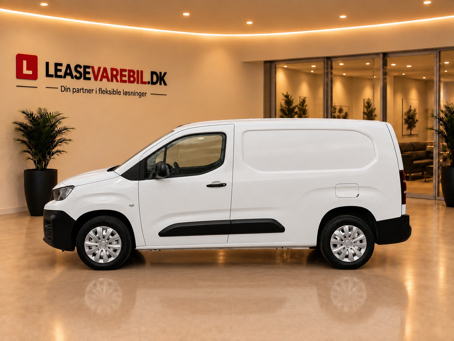 Hvid Peugeot Partner fra 2019