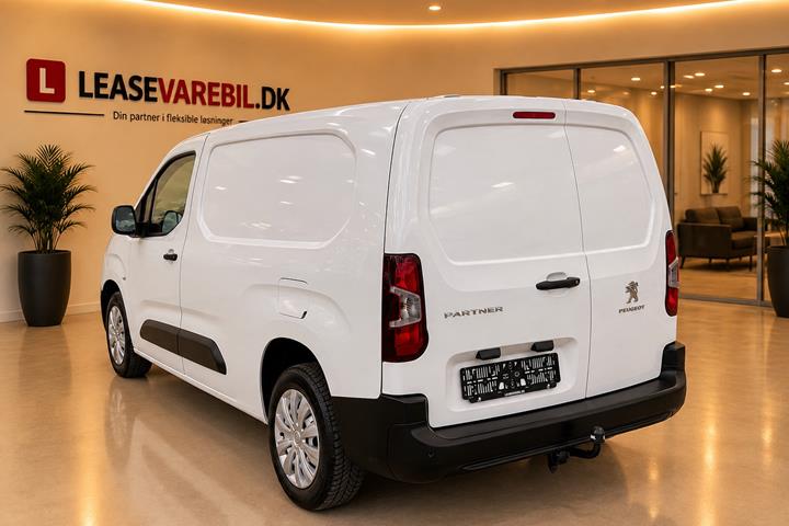 Hvid Peugeot Partner fra 2019