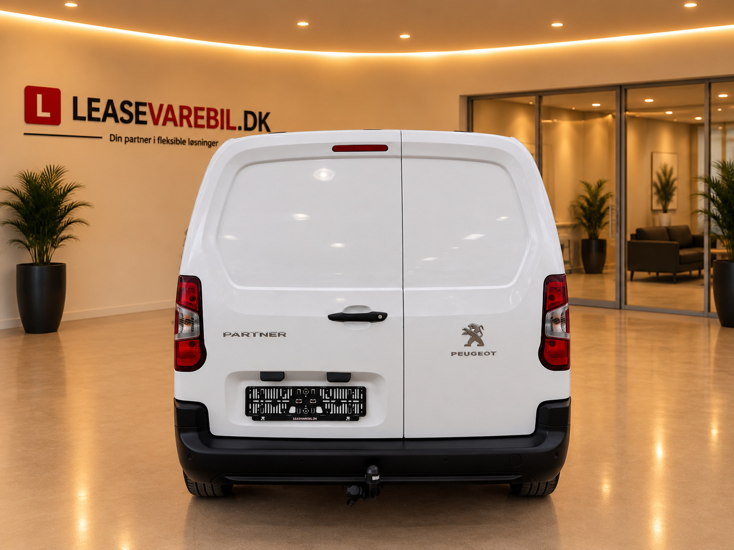 Hvid Peugeot Partner fra 2019