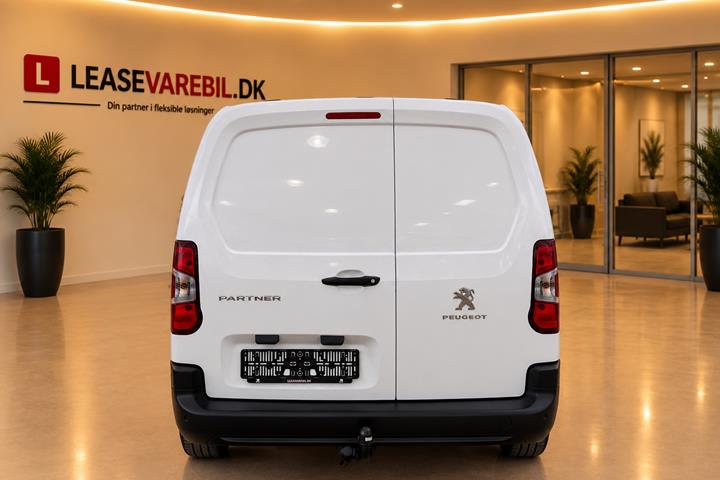 Hvid Peugeot Partner fra 2019