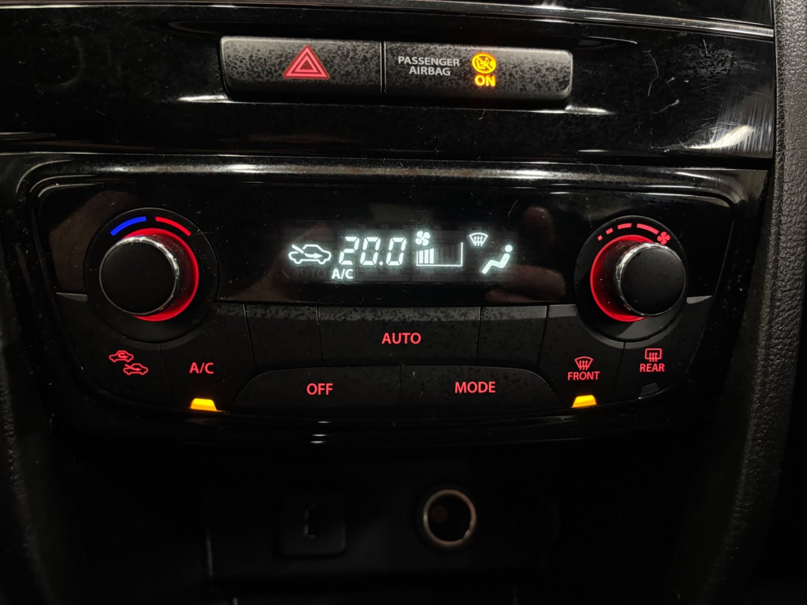 Sort Suzuki Vitara fra 2016