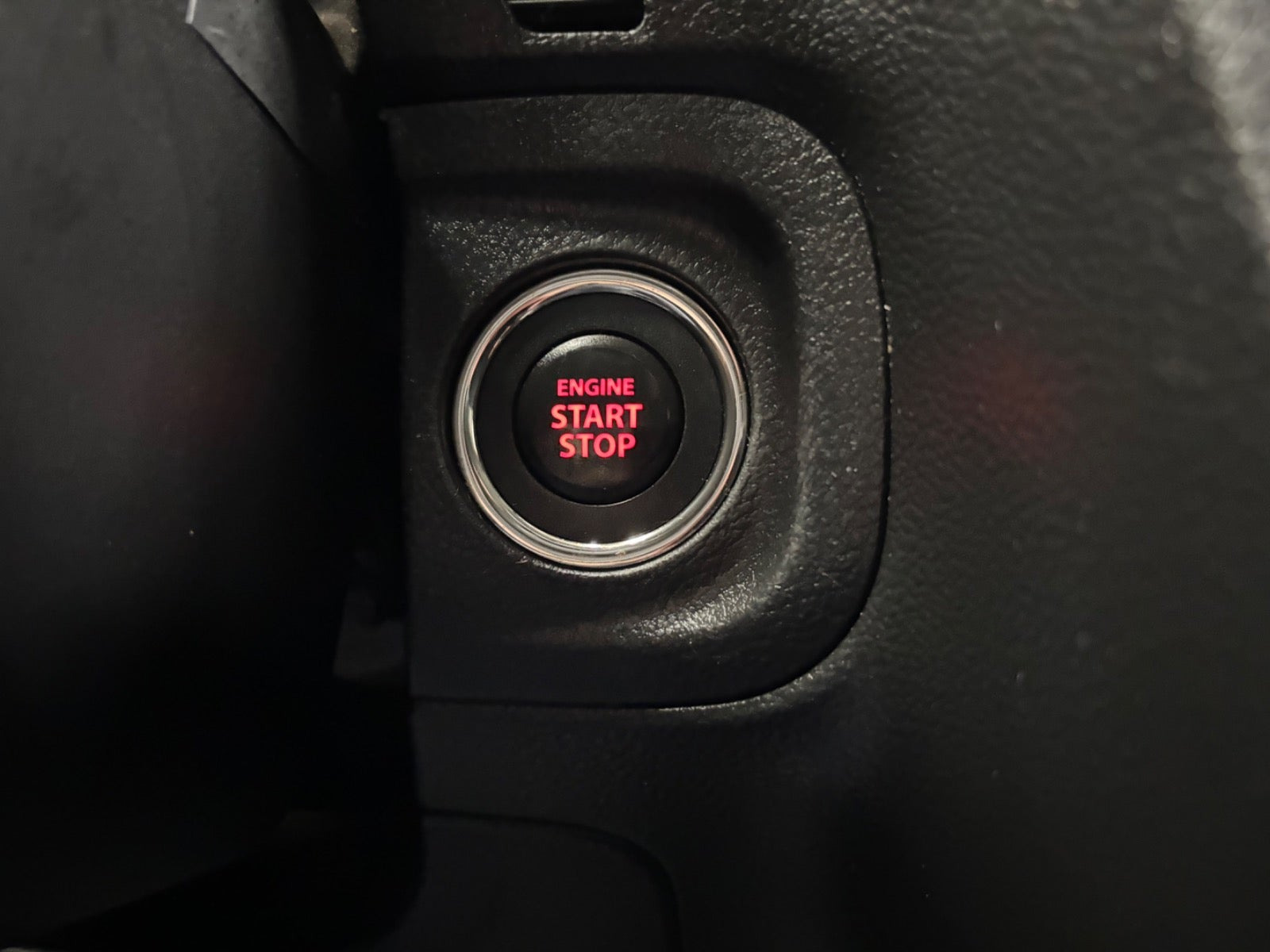 Sort Suzuki Vitara fra 2016