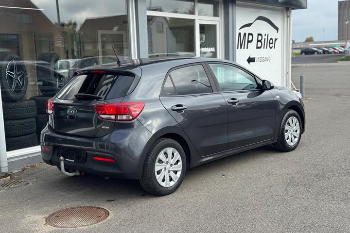 Sort Kia Rio fra 2019