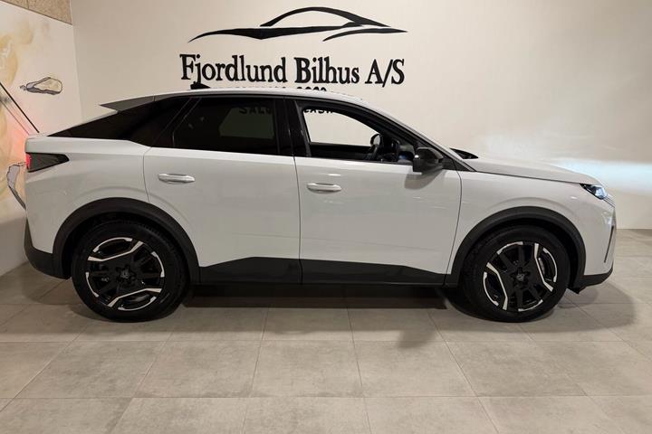 Hvid Peugeot e-3008 fra 2025