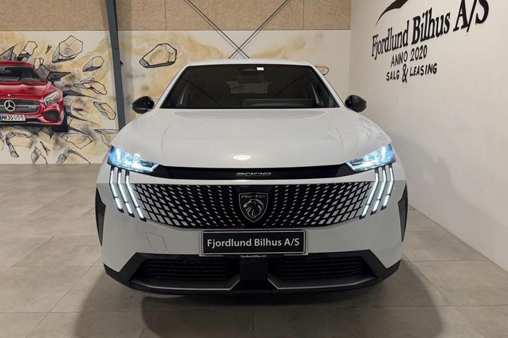 Hvid Peugeot e-3008 fra 2025