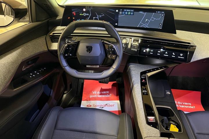 Hvid Peugeot e-3008 fra 2025