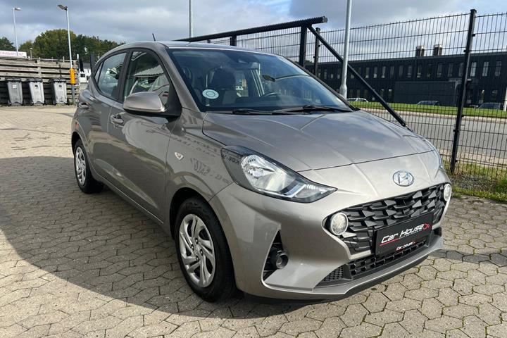 Sølv Hyundai i10 fra 2020