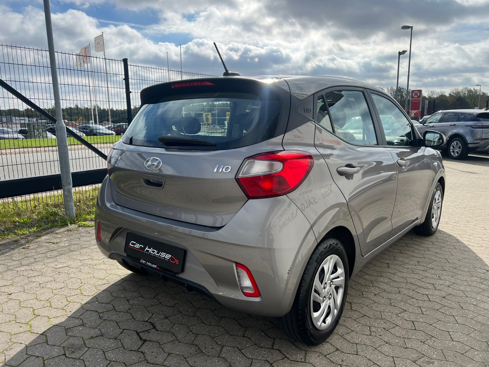 Sølv Hyundai i10 fra 2020