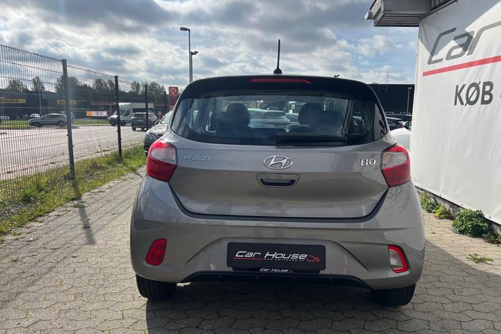 Sølv Hyundai i10 fra 2020