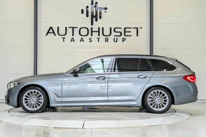 Grå BMW 520d fra 2020