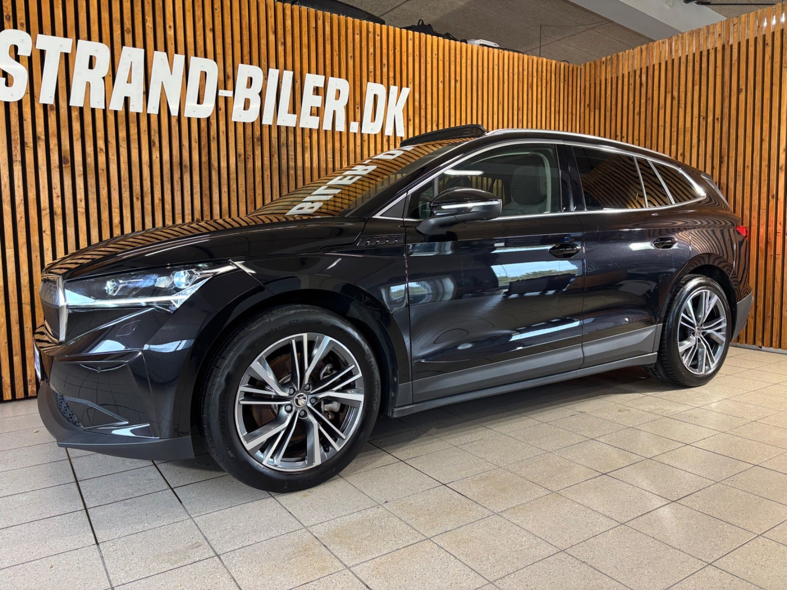 Sort Skoda Enyaq fra 2023