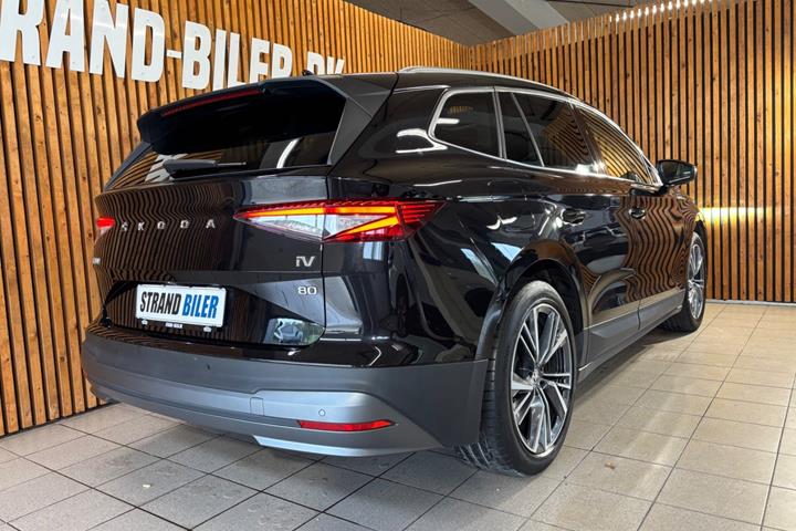 Sort Skoda Enyaq fra 2023