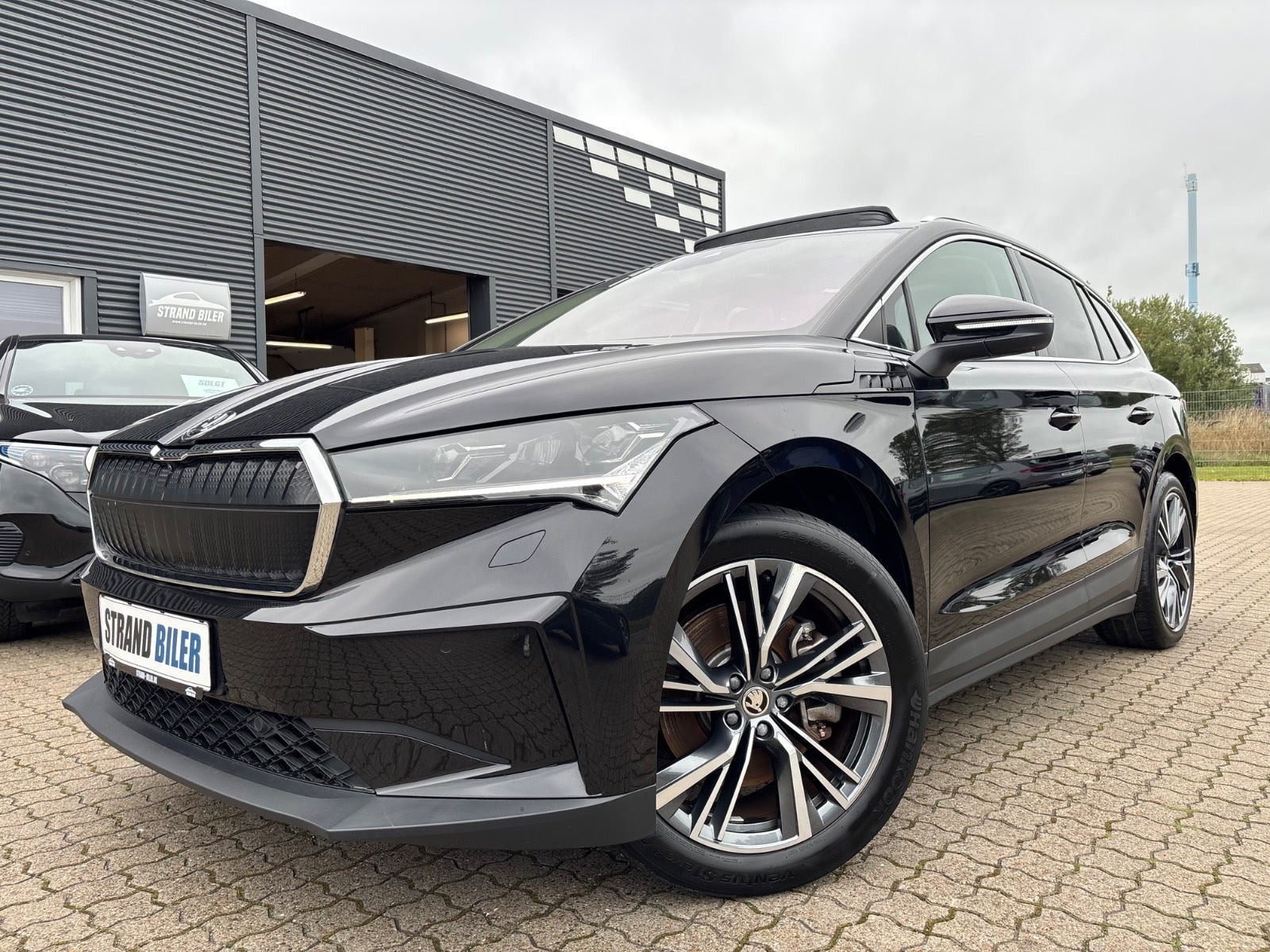 Sort Skoda Enyaq fra 2023