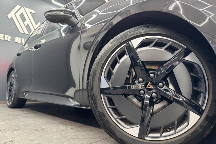 Grå Cupra Born fra 2023