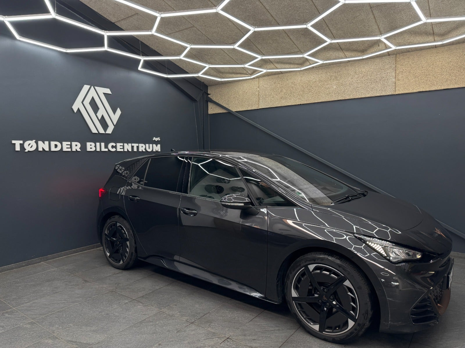 Grå Cupra Born fra 2023