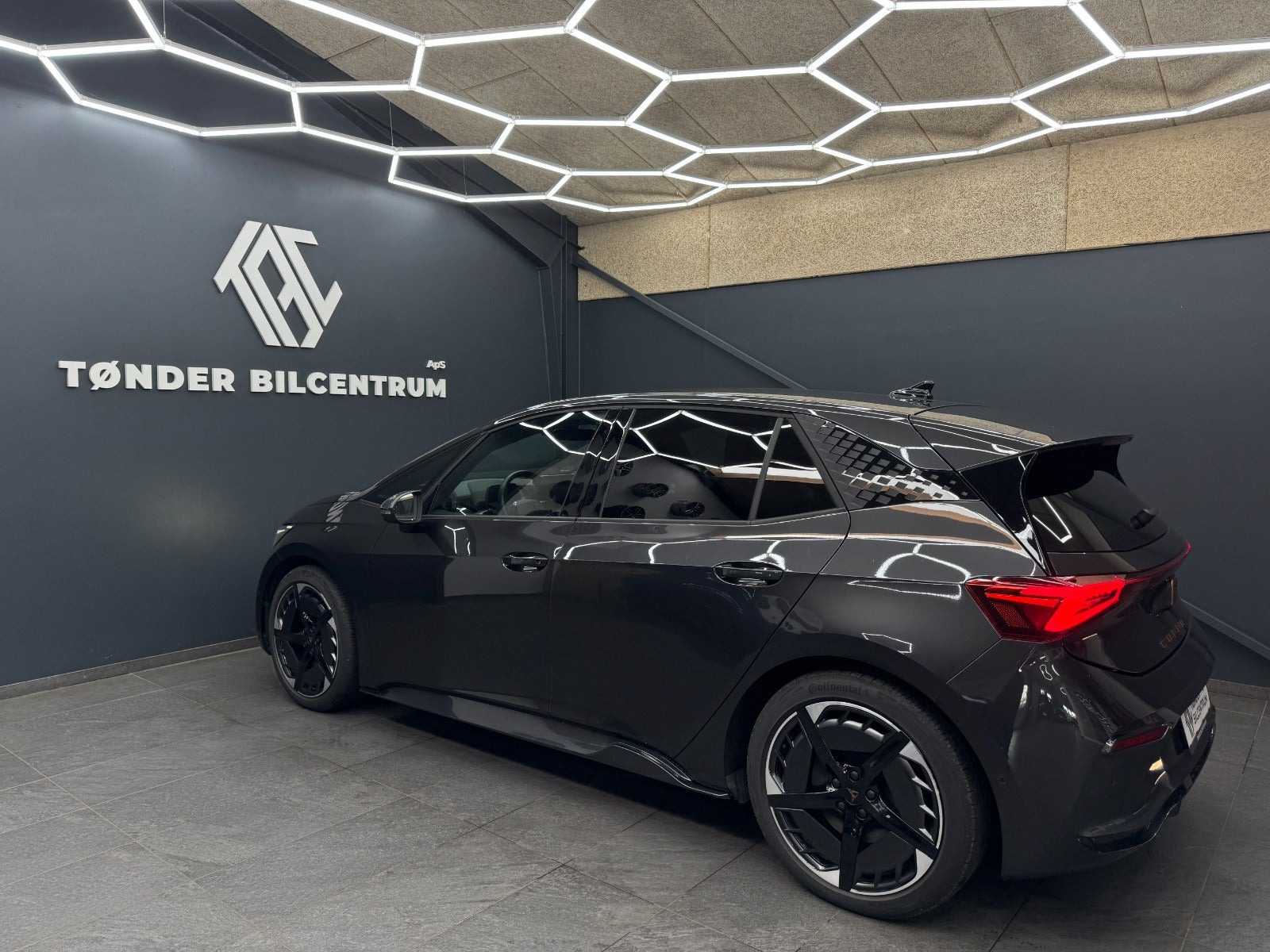 Grå Cupra Born fra 2023
