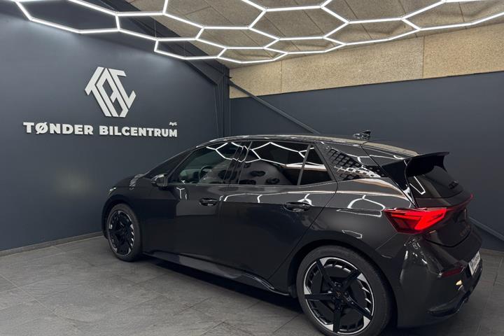 Grå Cupra Born fra 2023