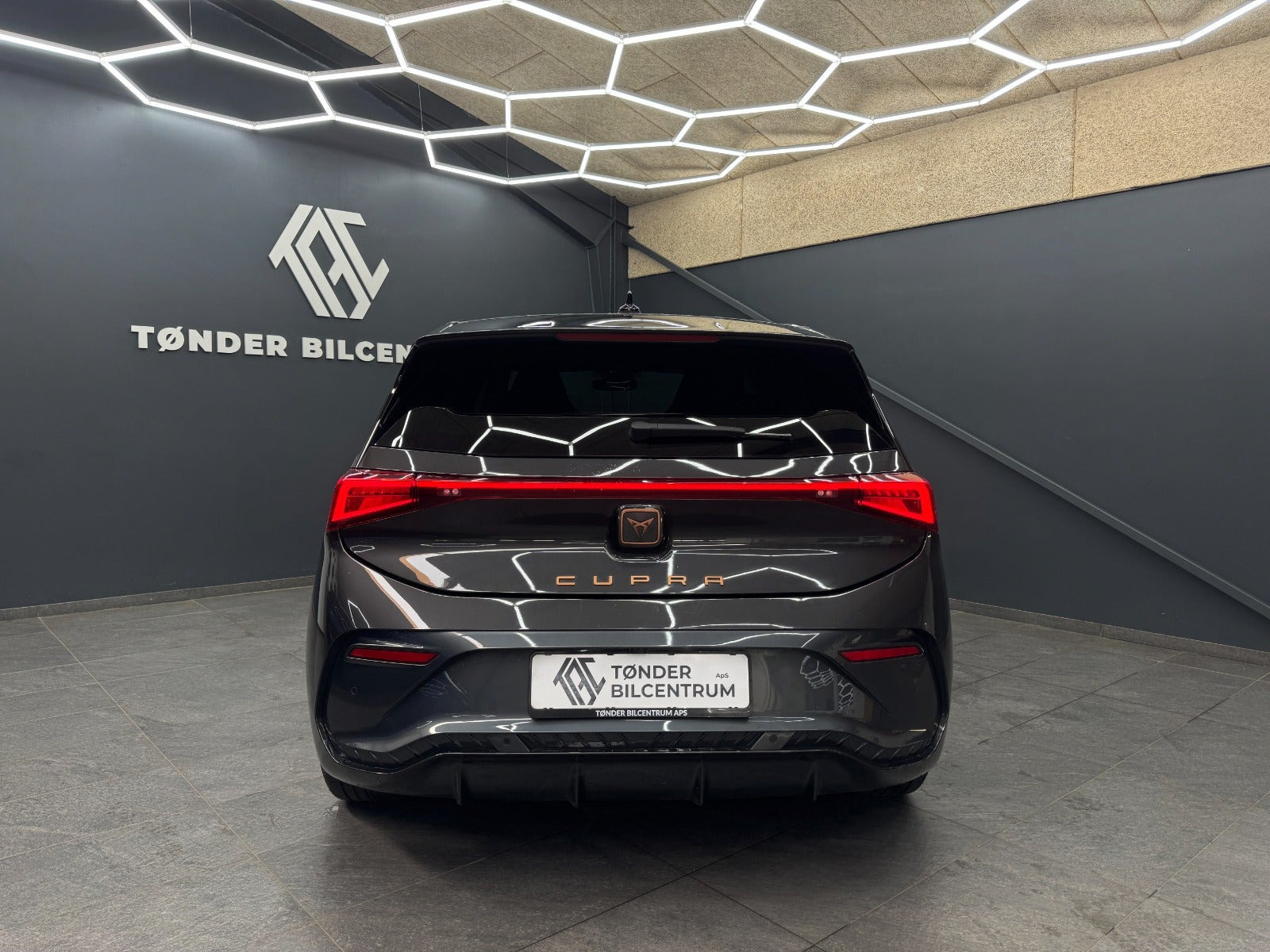 Grå Cupra Born fra 2023