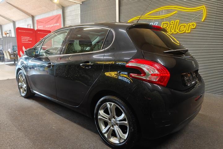 undefined Peugeot 208 fra 2015