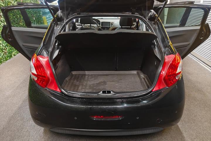undefined Peugeot 208 fra 2015
