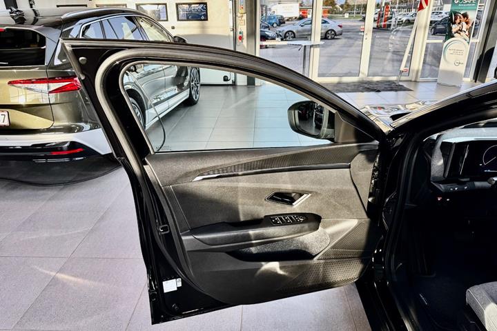 Sort Renault Megane E-Tech fra 2023