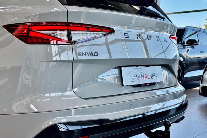 Grå Skoda Enyaq fra 2026