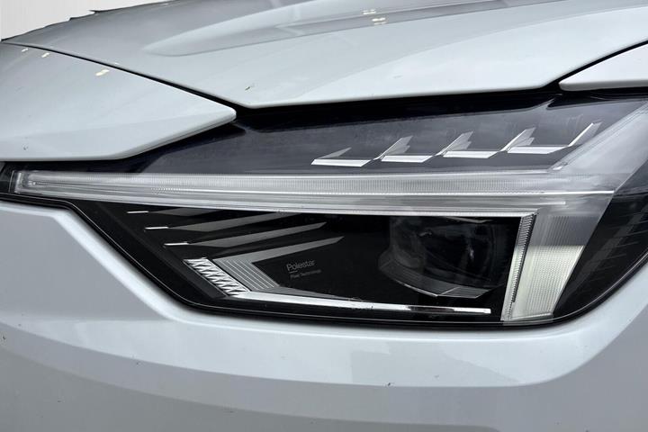 Hvid Polestar 2 fra 2022