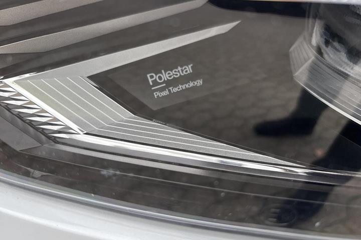 Hvid Polestar 2 fra 2022