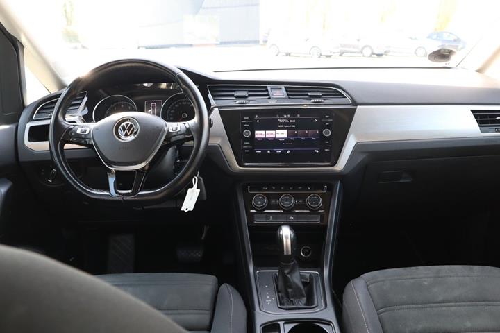 Sort VW Touran fra 2021