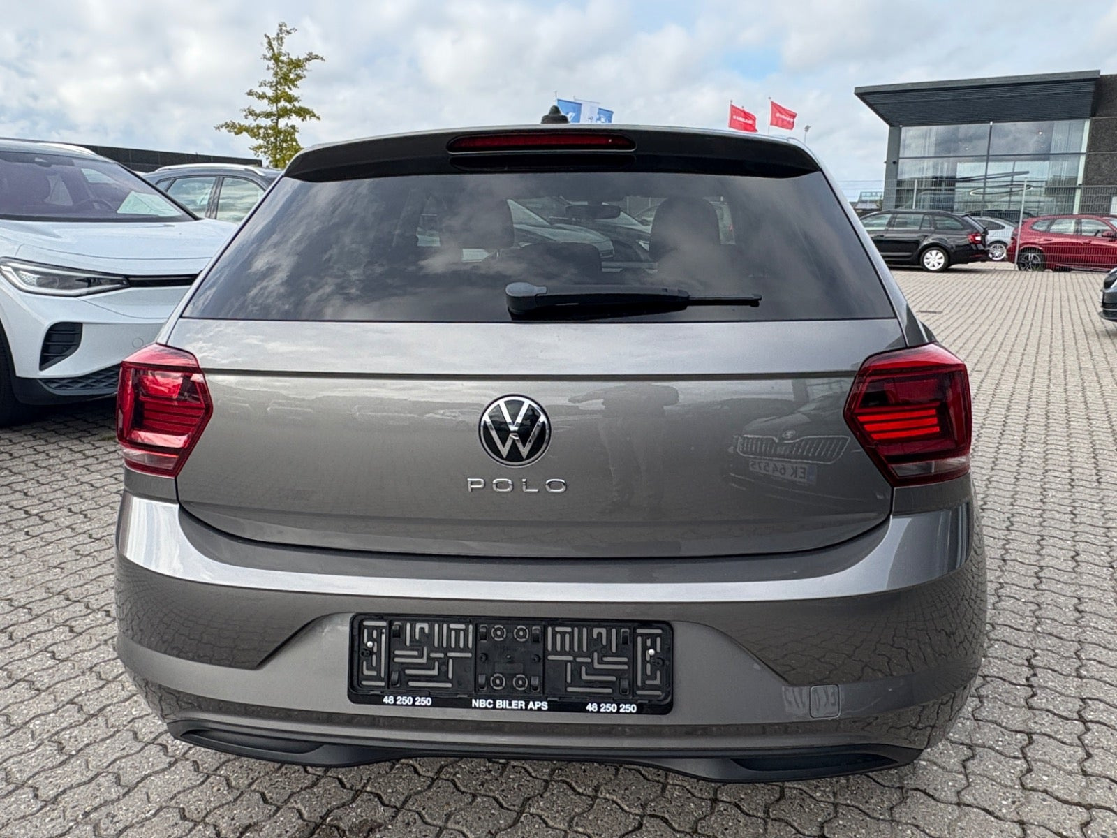 Grå VW Polo fra 2021