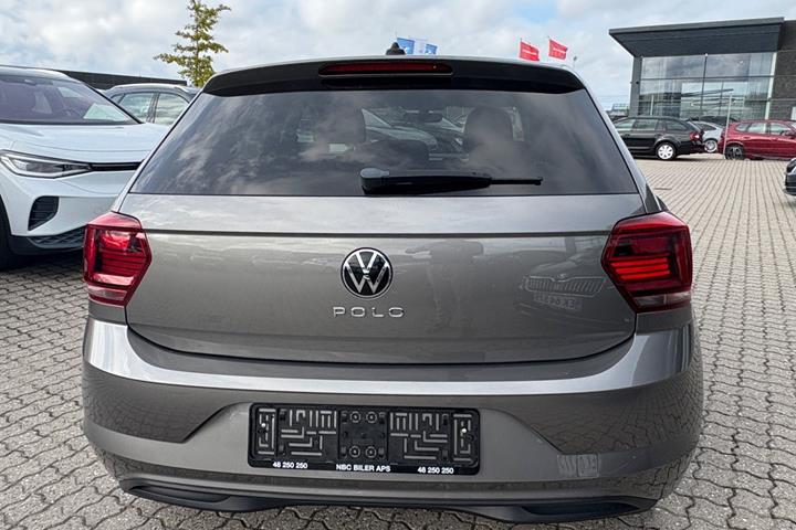 Grå VW Polo fra 2021