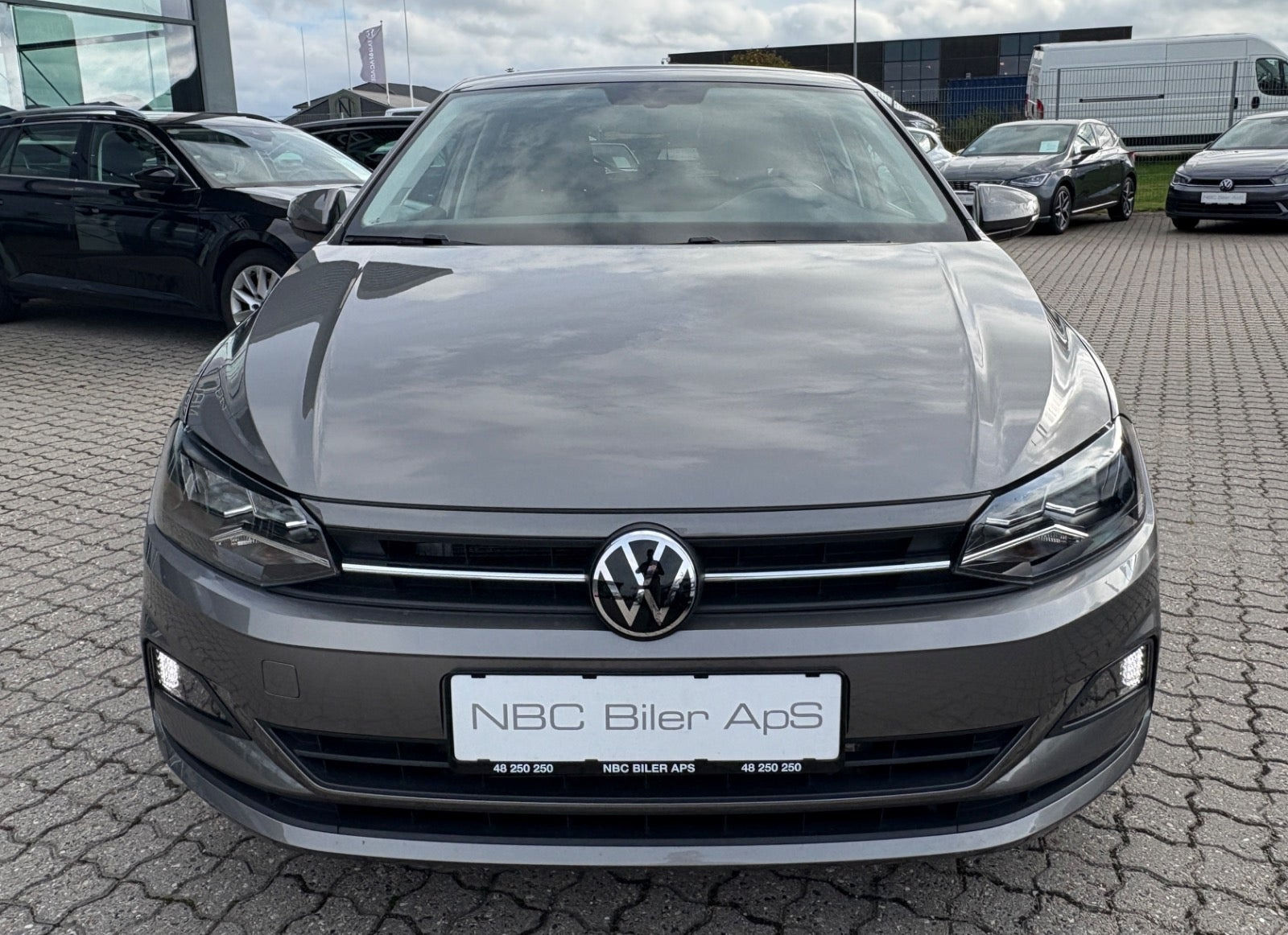 Grå VW Polo fra 2021