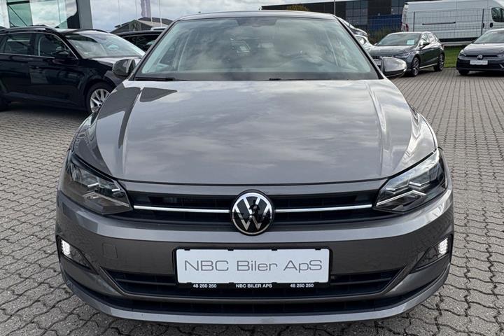 Grå VW Polo fra 2021