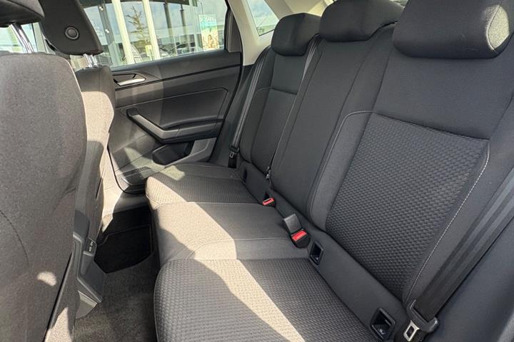 Grå VW Polo fra 2021