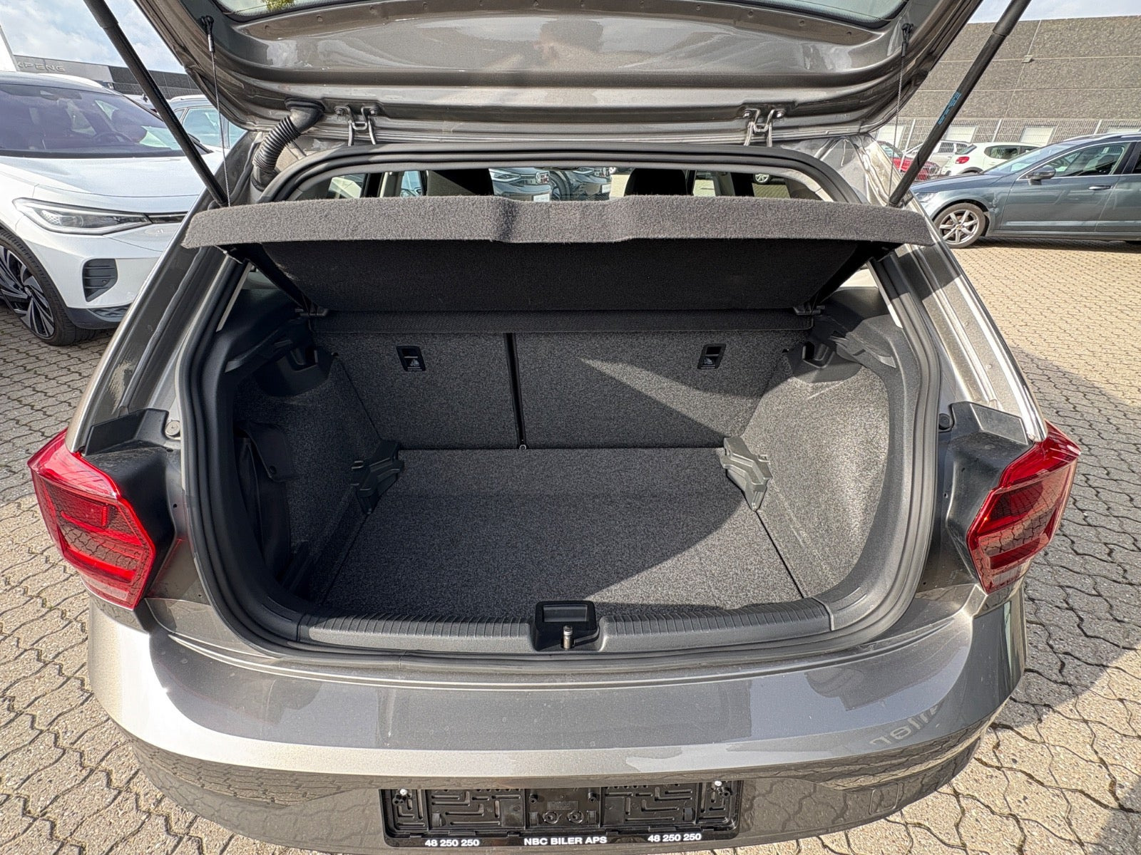 Grå VW Polo fra 2021
