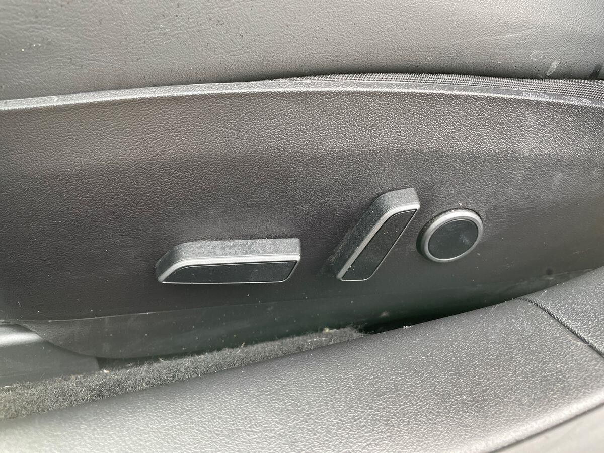 Hvid Tesla Model 3 fra 2021