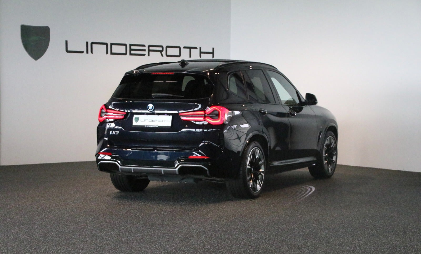 Sort BMW iX3 fra 2023