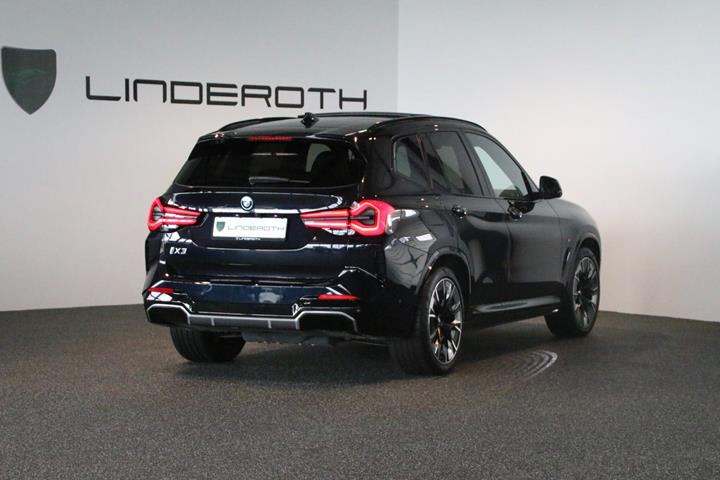Sort BMW iX3 fra 2023