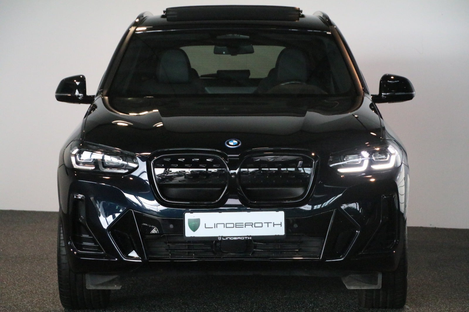 Sort BMW iX3 fra 2023