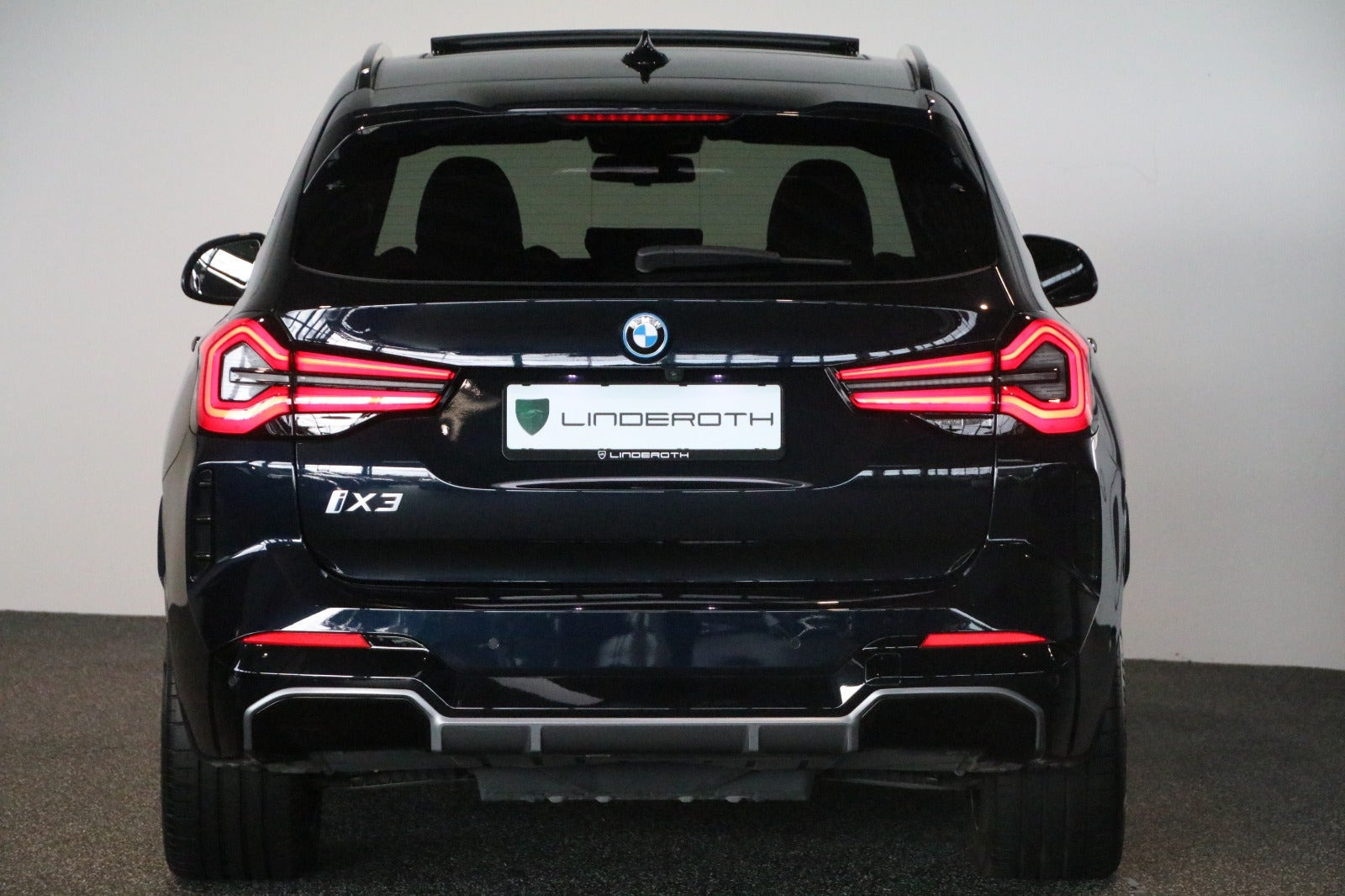 Sort BMW iX3 fra 2023