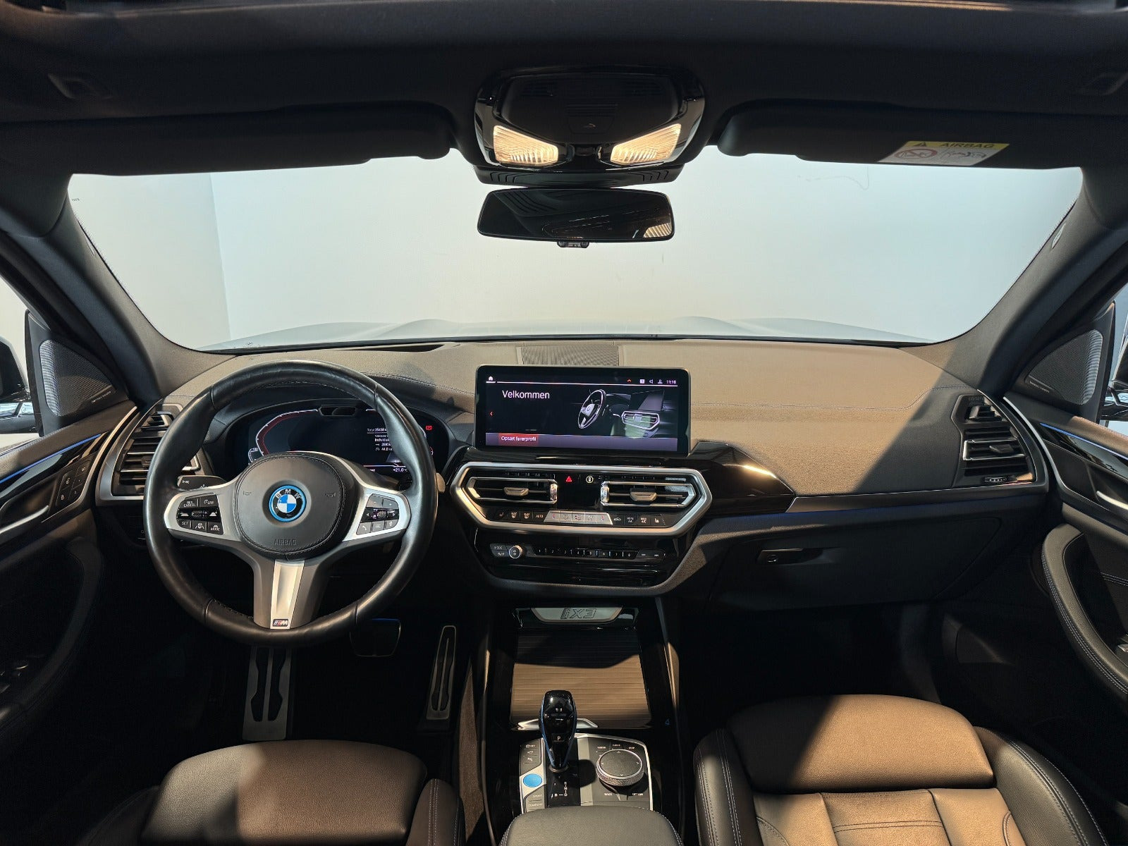 Sort BMW iX3 fra 2023