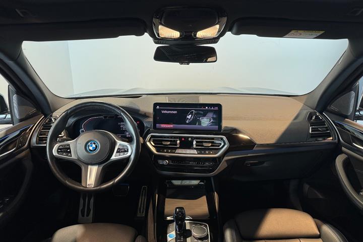 Sort BMW iX3 fra 2023