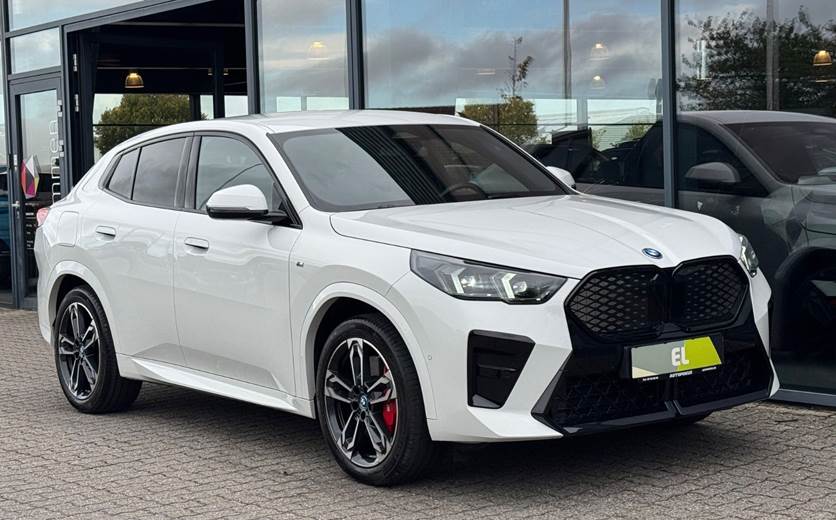 BMW iX2 eDrive20 M-Sport Premium