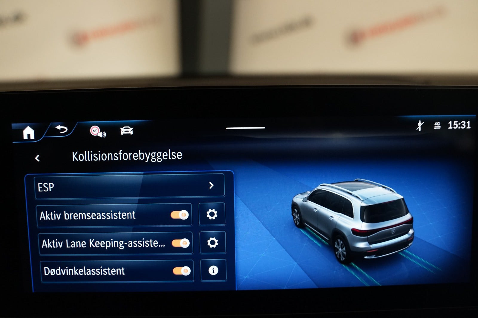 Hvid Mercedes EQB250+ fra 2025