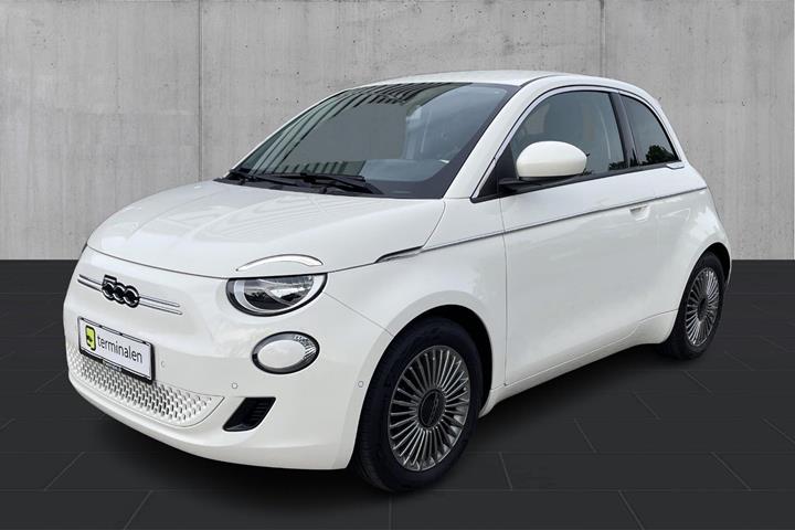 Hvid Fiat 500e fra 2024