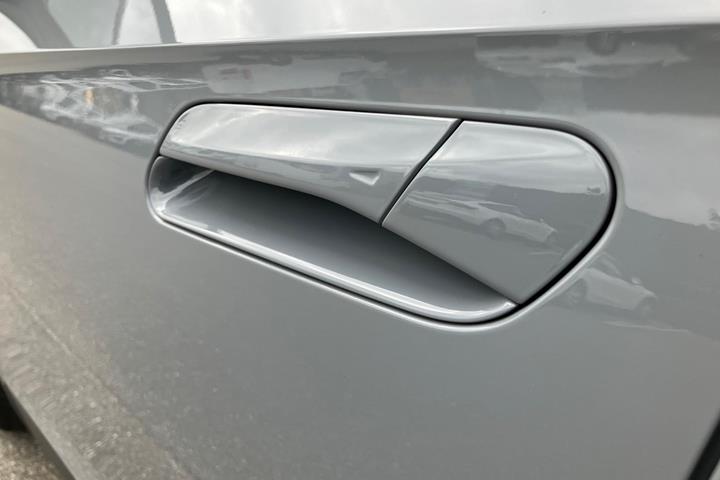 Grå VW ID.4 fra 2022