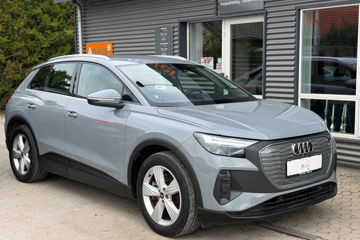 Grå Audi Q4 e-tron fra 2022