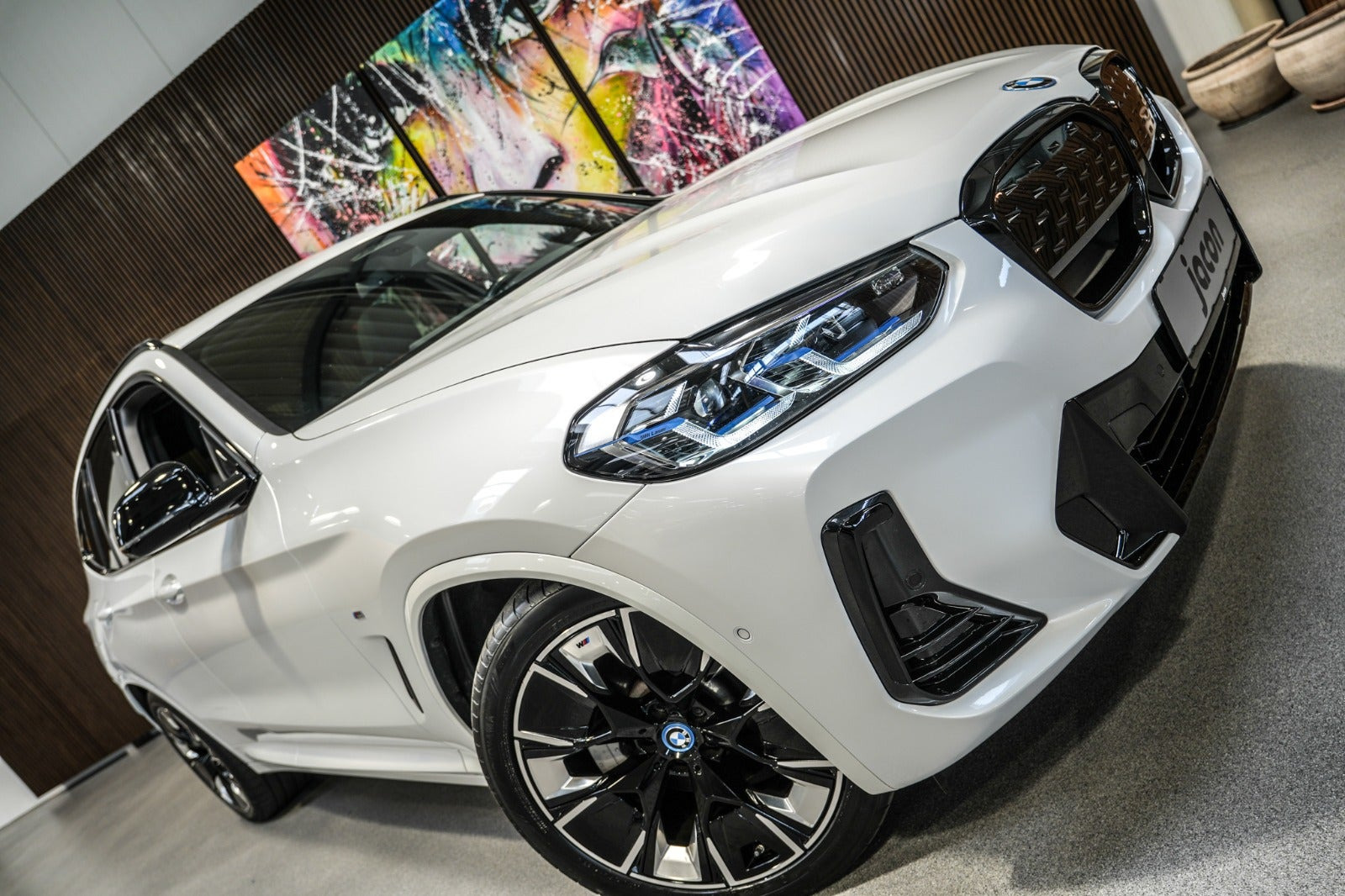 Hvid BMW iX3 fra 2023